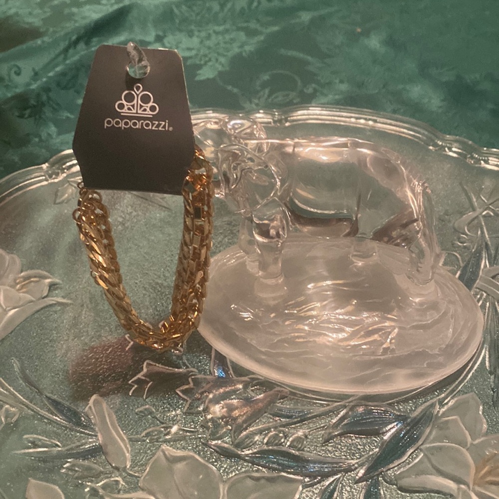 NWT Paparazzi Gold Bracelet